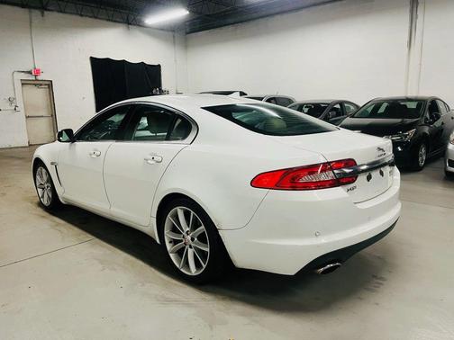 2015 Jaguar XF XF Portfolio Sedan 4D
