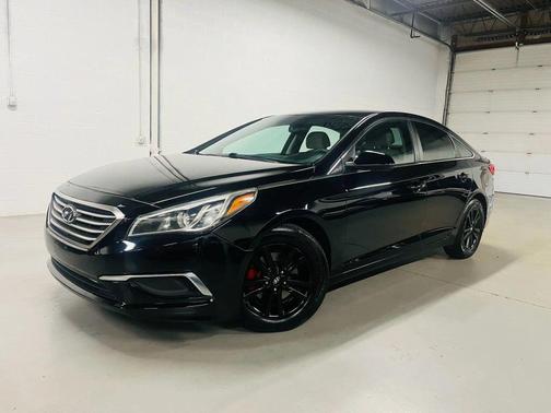 2017 Hyundai SONATA SE