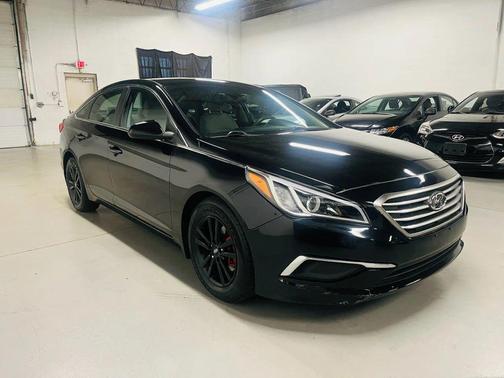 2017 Hyundai SONATA SE