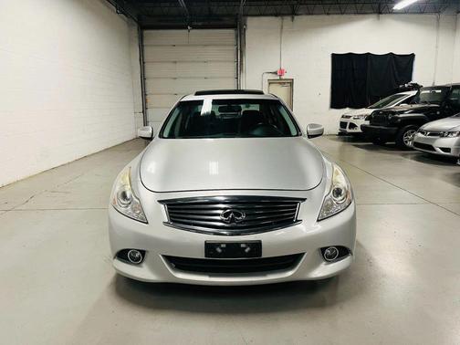 2010 INFINITI G37 G37x Sedan 4D