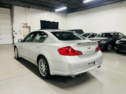 2010 INFINITI G37 G37x Sedan 4D