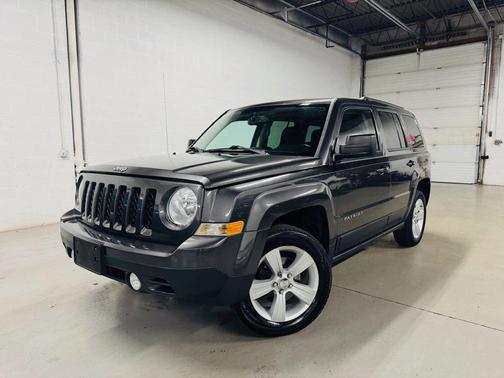 GRAY 2014 Jeep Patriot Sport