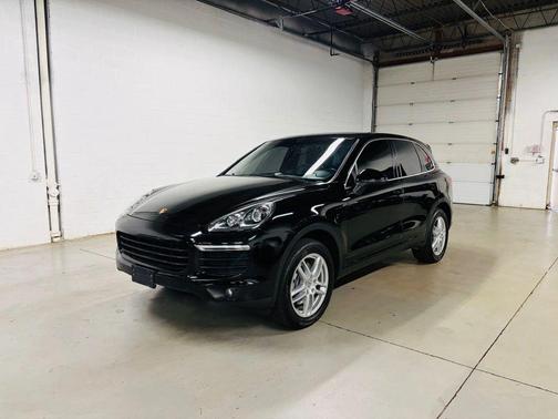 Black 2016 Porsche Cayenne Cayenne