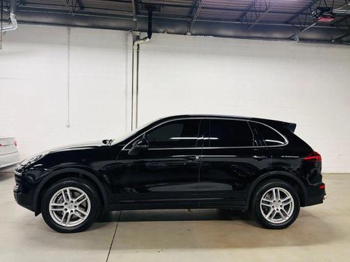 Black 2016 Porsche Cayenne Cayenne