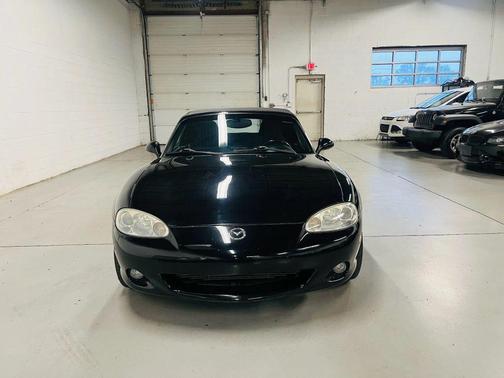 2002 Mazda MX-5 Miata SE Convertible 2D