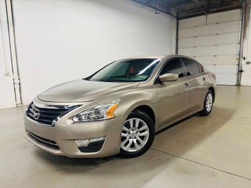 Gold 2015 Nissan Altima 2.5 S