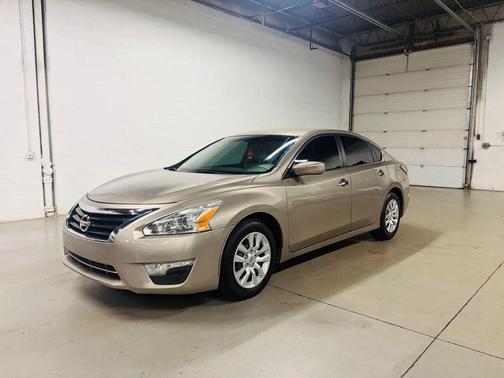 Gold 2015 Nissan Altima 2.5 S