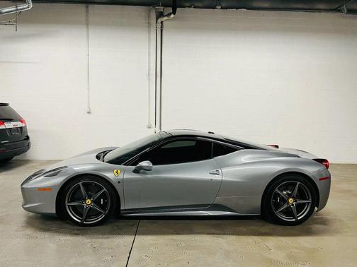 2011 Ferrari 458 Italia Base