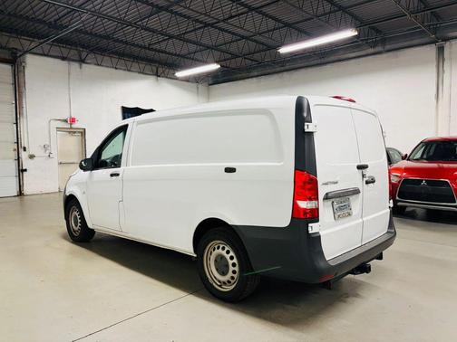 White 2016 Mercedes-Benz Metris Base