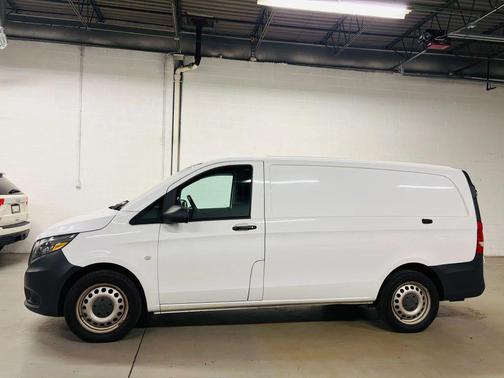 White 2016 Mercedes-Benz Metris Base