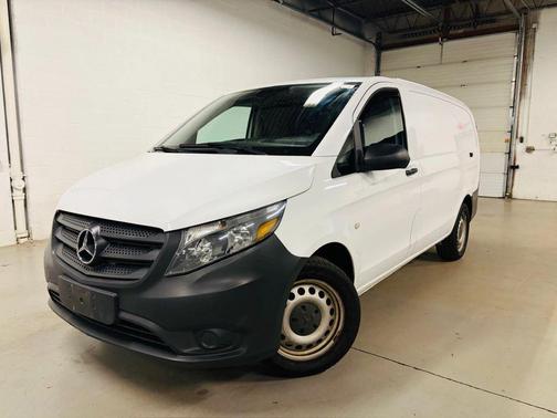 White 2016 Mercedes-Benz Metris Base