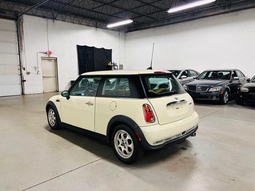 2005 MINI Cooper Base