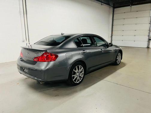 2012 INFINITI G37 G37x Sedan 4D