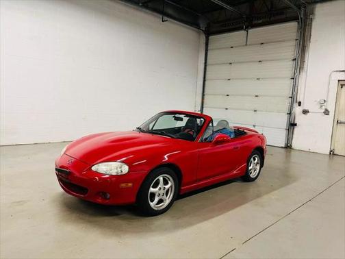 2002 Mazda MX-5 Miata Convertible 2D