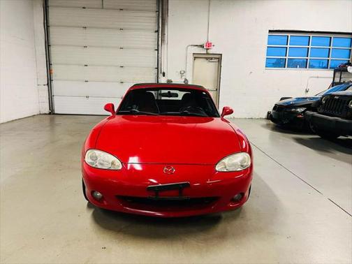 2002 Mazda MX-5 Miata Convertible 2D