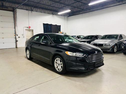 Black 2014 Ford Fusion SE
