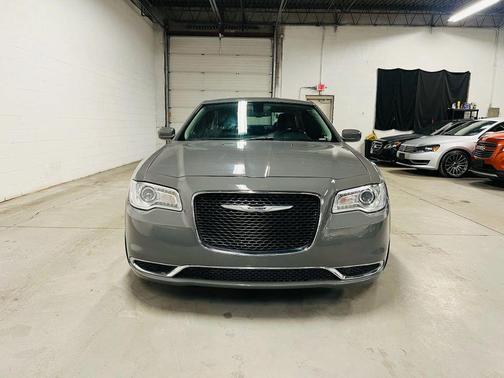 2019 Chrysler 300 Touring