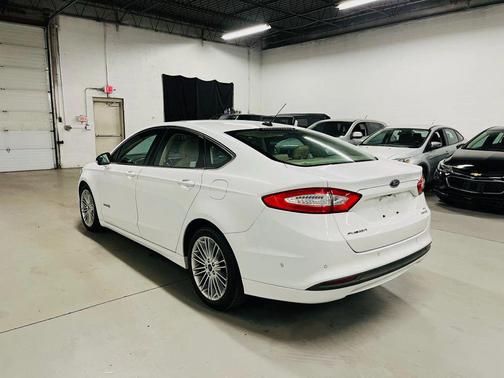 2014 Ford Fusion Hybrid SE