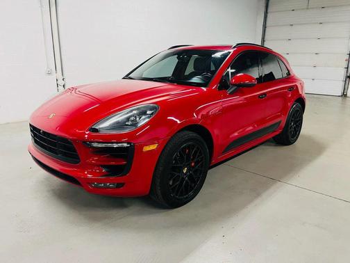 Red 2017 Porsche Macan Macan GTS