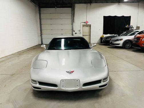 2004 Chevrolet Corvette Base