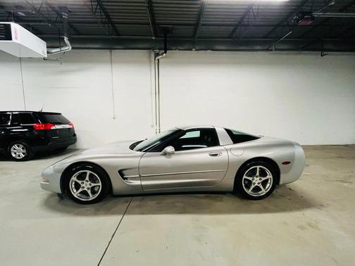 2004 Chevrolet Corvette Base