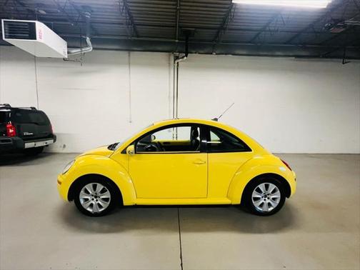 2009 Volkswagen New Beetle S
