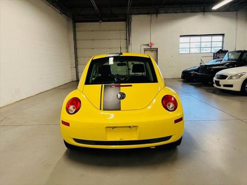 2009 Volkswagen New Beetle S