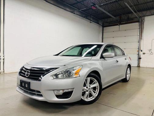 Silver 2013 Nissan Altima 2.5 SV