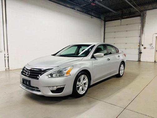 Silver 2013 Nissan Altima 2.5 SV