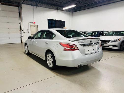 Silver 2013 Nissan Altima 2.5 SV