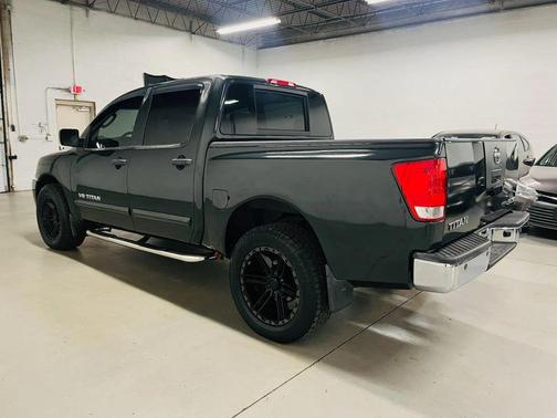 Black 2008 Nissan Titan SE Crew Cab