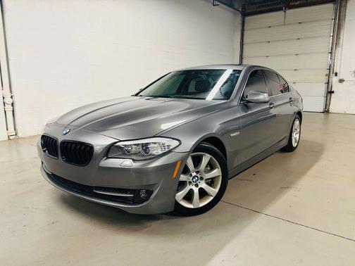 Gray 2011 BMW 550 i xDrive