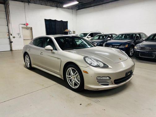 SILVER 2011 Porsche Panamera 4S