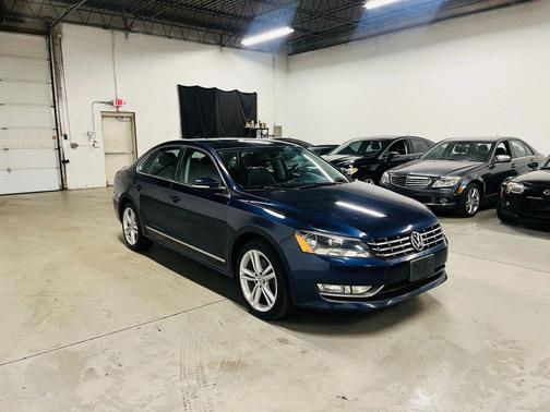 Blue 2013 Volkswagen Passat 2.0 TDI SEL Premium