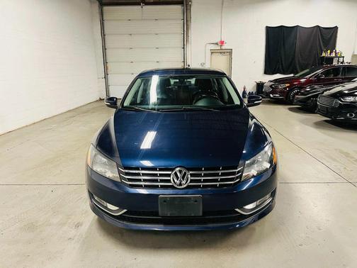 Blue 2013 Volkswagen Passat 2.0 TDI SEL Premium