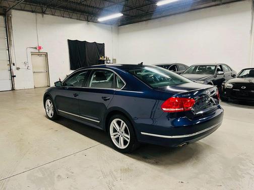 Blue 2013 Volkswagen Passat 2.0 TDI SEL Premium