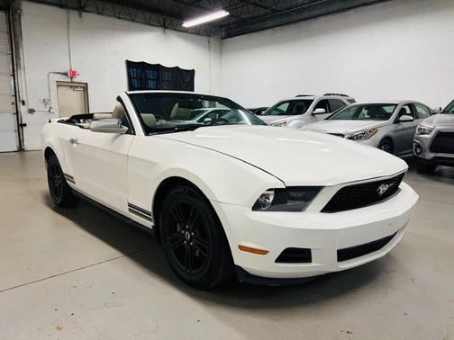 White 2010 Ford Mustang Premium
