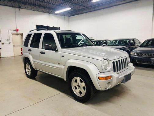 SILVER 2002 Jeep Liberty Sport