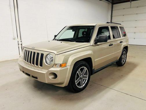 Beige 2009 Jeep Patriot Sport