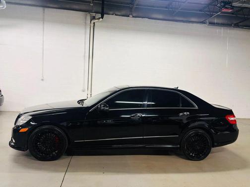 Black 2010 Mercedes-Benz E-Class E 550 4MATIC