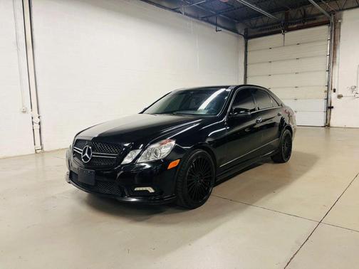 Black 2010 Mercedes-Benz E-Class E 550 4MATIC