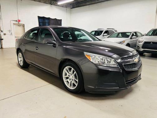 Gray 2013 Chevrolet Malibu 1LT