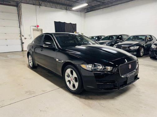 2017 Jaguar XE XE 25t Sedan 4D