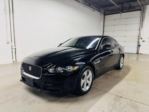 2017 Jaguar XE XE 25t Sedan 4D