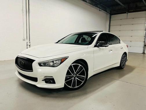 2015 INFINITI Q50 Premium