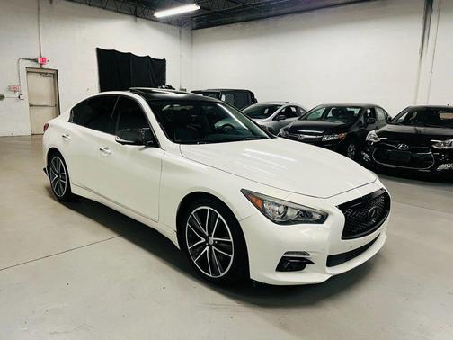 2015 INFINITI Q50 Premium