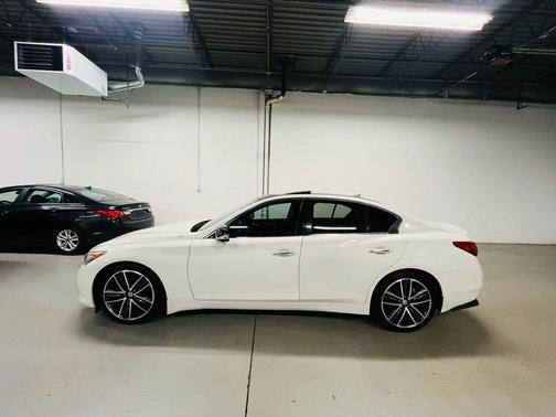 2015 INFINITI Q50 Premium