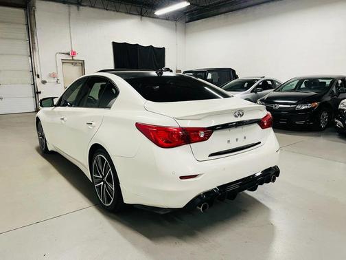 2015 INFINITI Q50 Premium