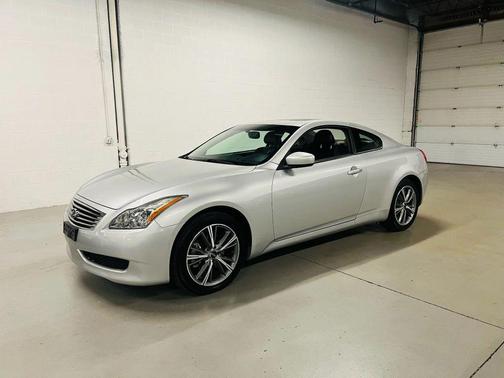 2009 INFINITI G37x G37x Coupe 2D