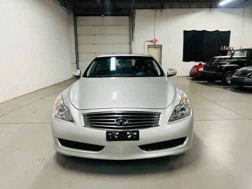 2009 INFINITI G37x G37x Coupe 2D